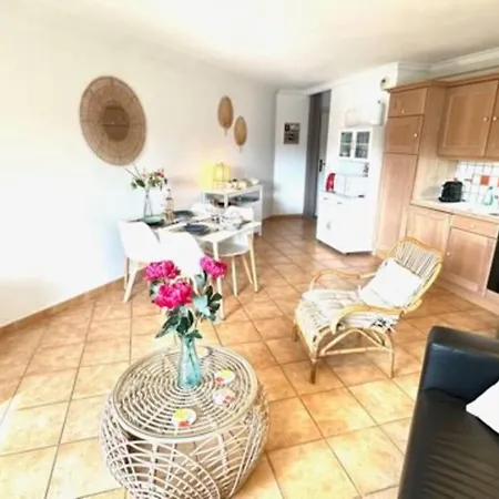 A02 Les Pins Bleus Apartamento