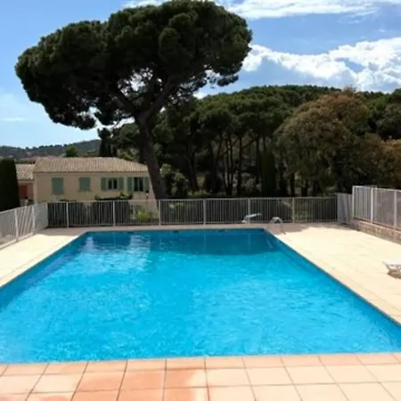 A02 Les Pins Bleus