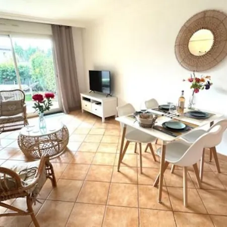 A02 Les Pins Bleus Apartamento *