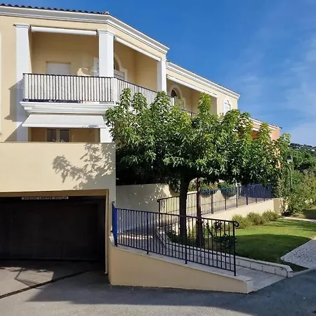 Apartment A02 Les Pins Bleus