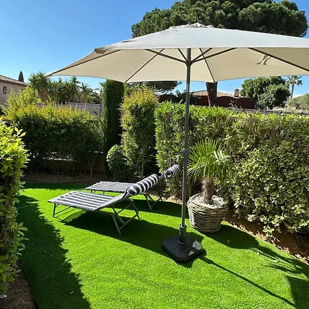 A02 Les Pins Bleus Apartment *